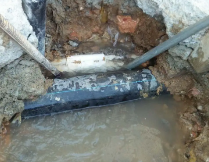 中站测漏水之水管漏水